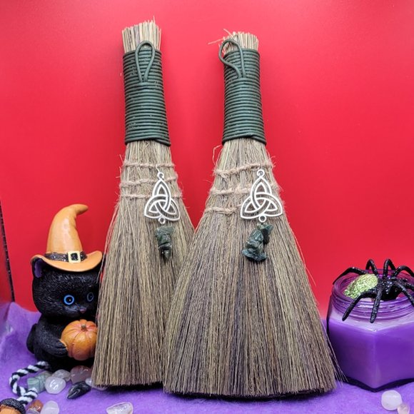 Witch Green Aventurine Triquetra Charm Broom - Picture 1 of 8